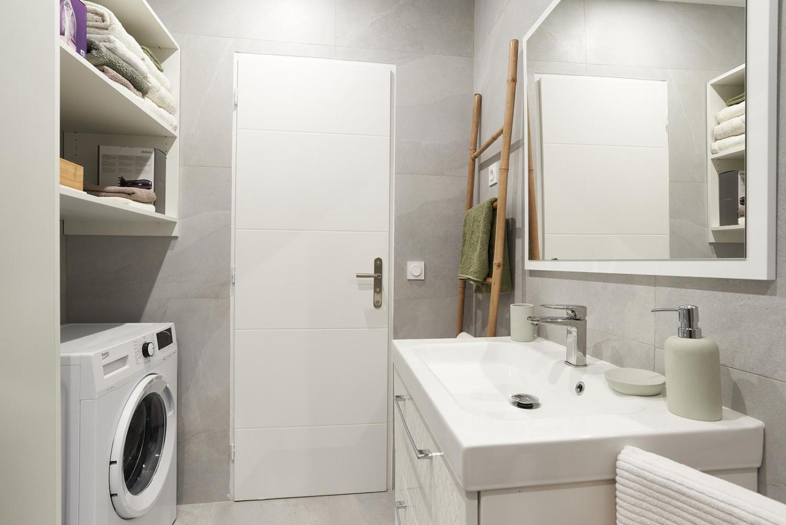 Paul Riquet 1609 Center Residences Apartment